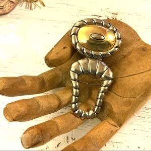 Dame belt Gold and silver tone belt buckle